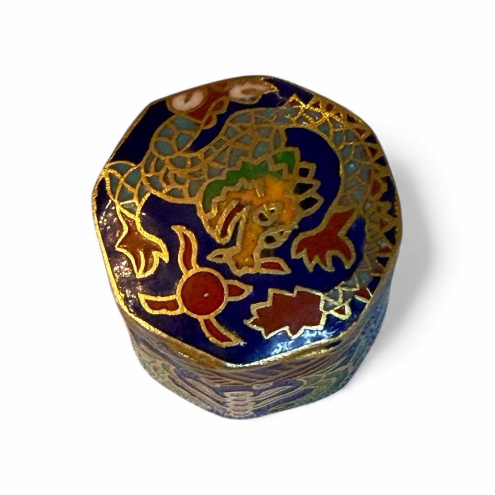 Vintage Chinese Asian Cloisonne Enamel Trinket Pill Box Dragon Design Blue 1"